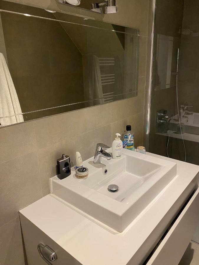 Amazing Flat In Front Of Bois De La Cambre Apartment Brussels Luaran gambar